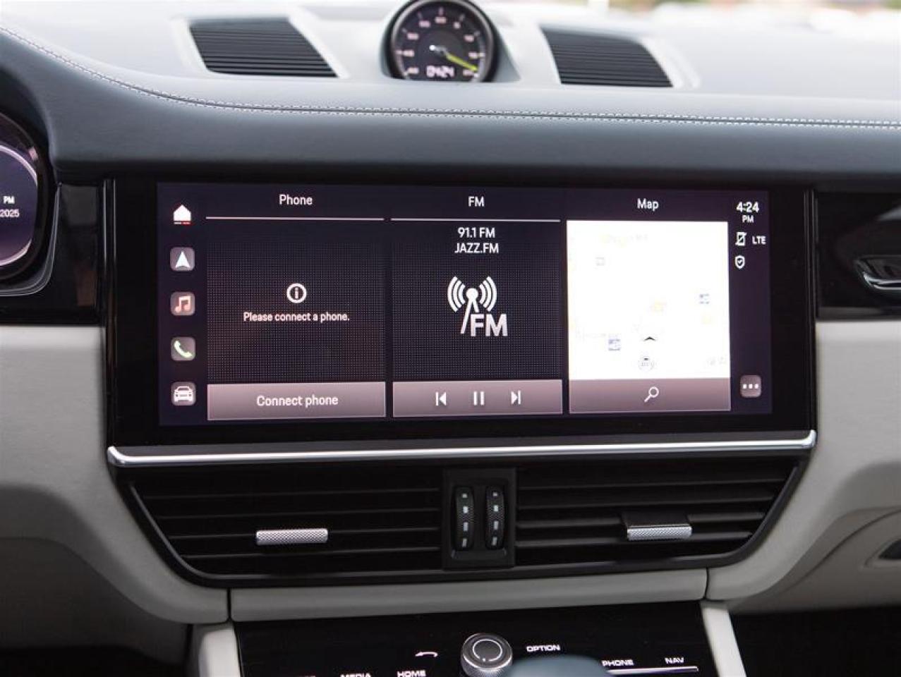 2023 Porsche Cayenne E-Hybrid Photo