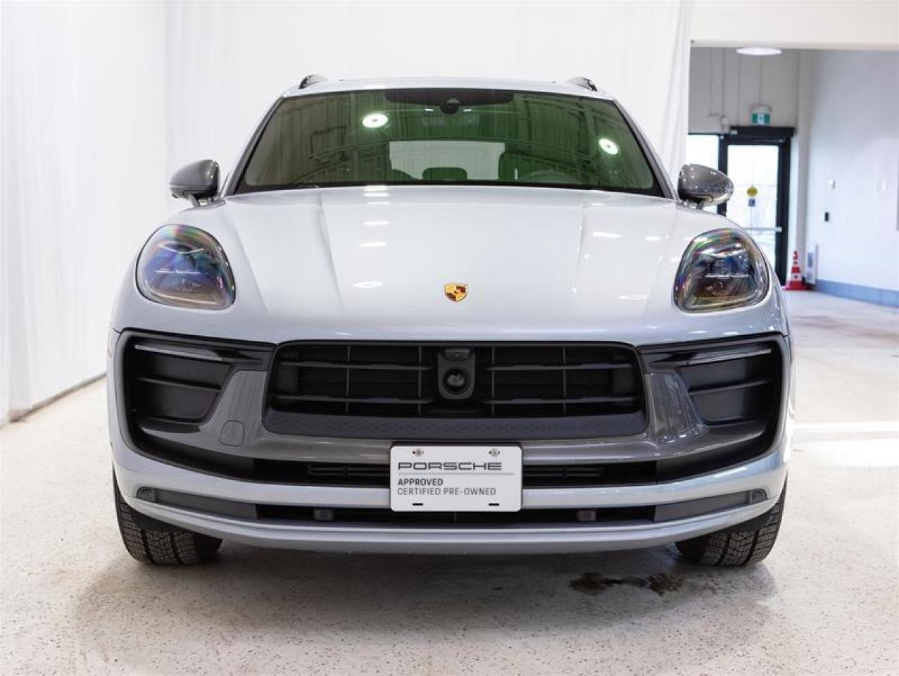 2025 Porsche Macan T AWD Photo