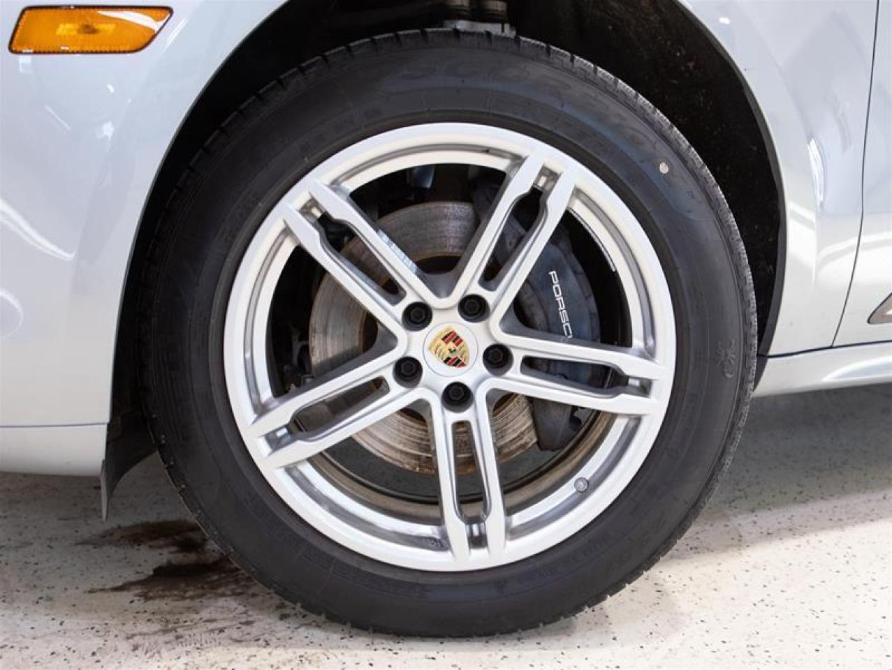 2025 Porsche Macan T AWD Photo