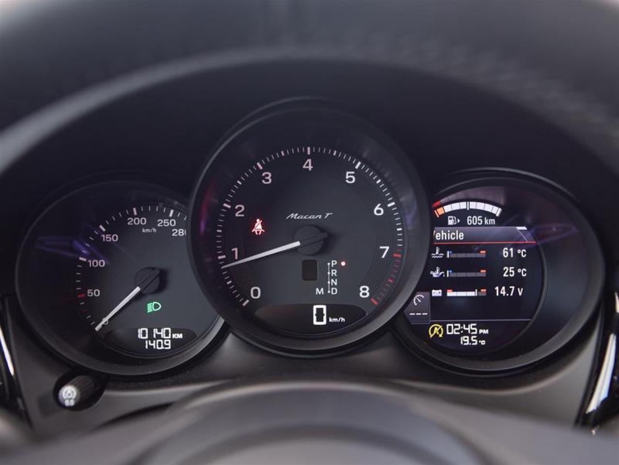 2025 Porsche Macan T AWD Photo