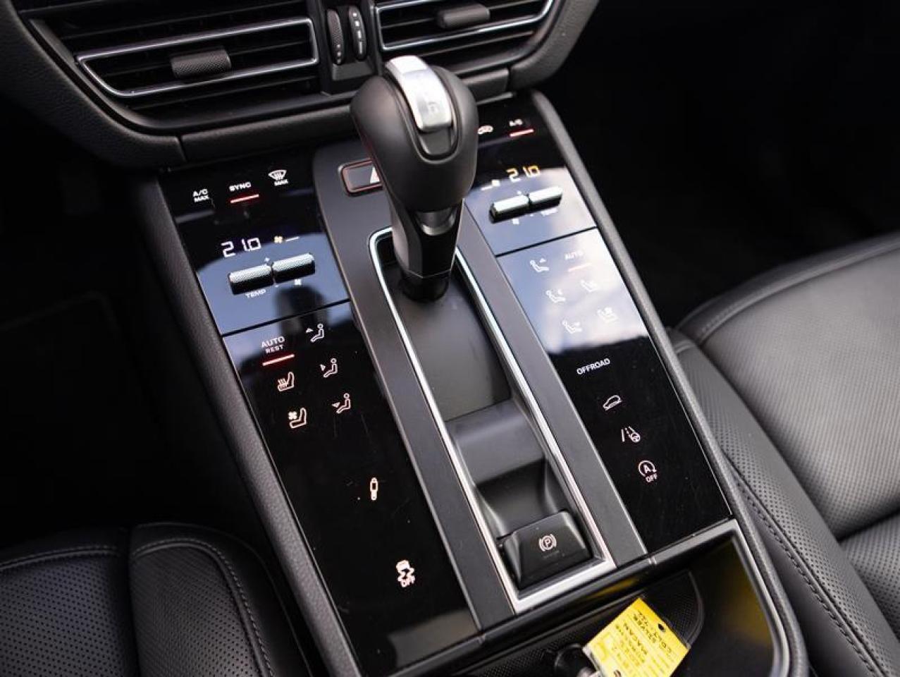 2025 Porsche Macan T AWD Photo