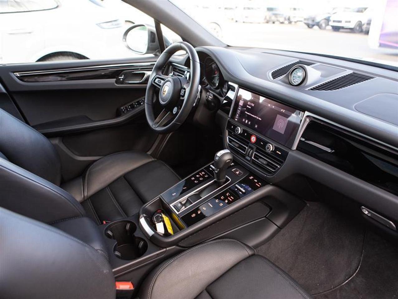 2025 Porsche Macan T AWD Photo