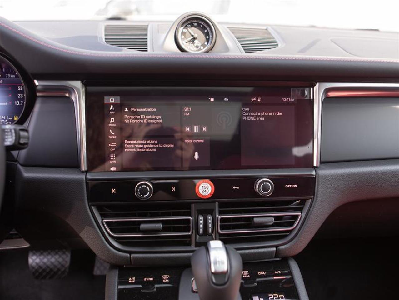 2025 Porsche Macan AWD Photo