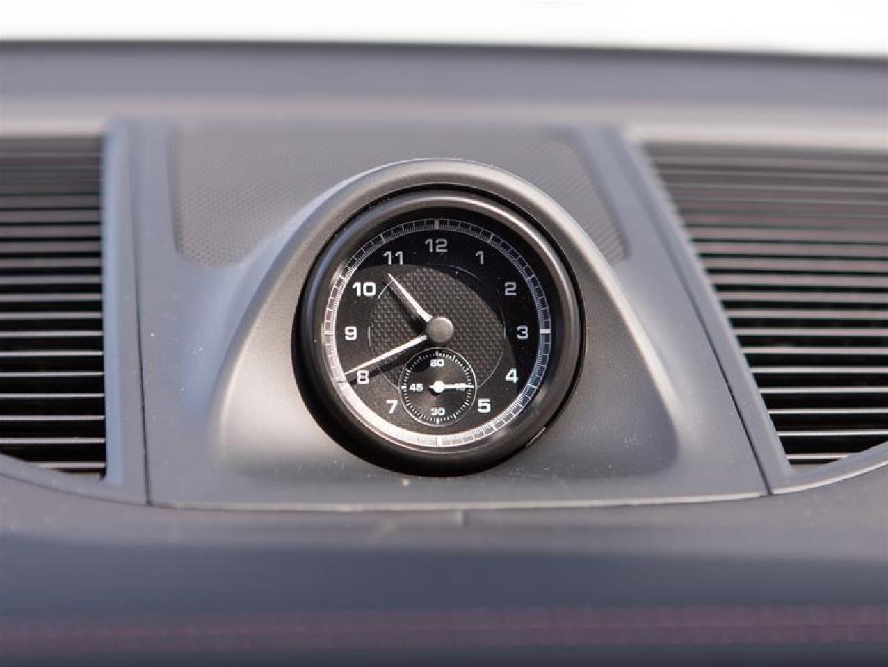 2025 Porsche Macan AWD Photo