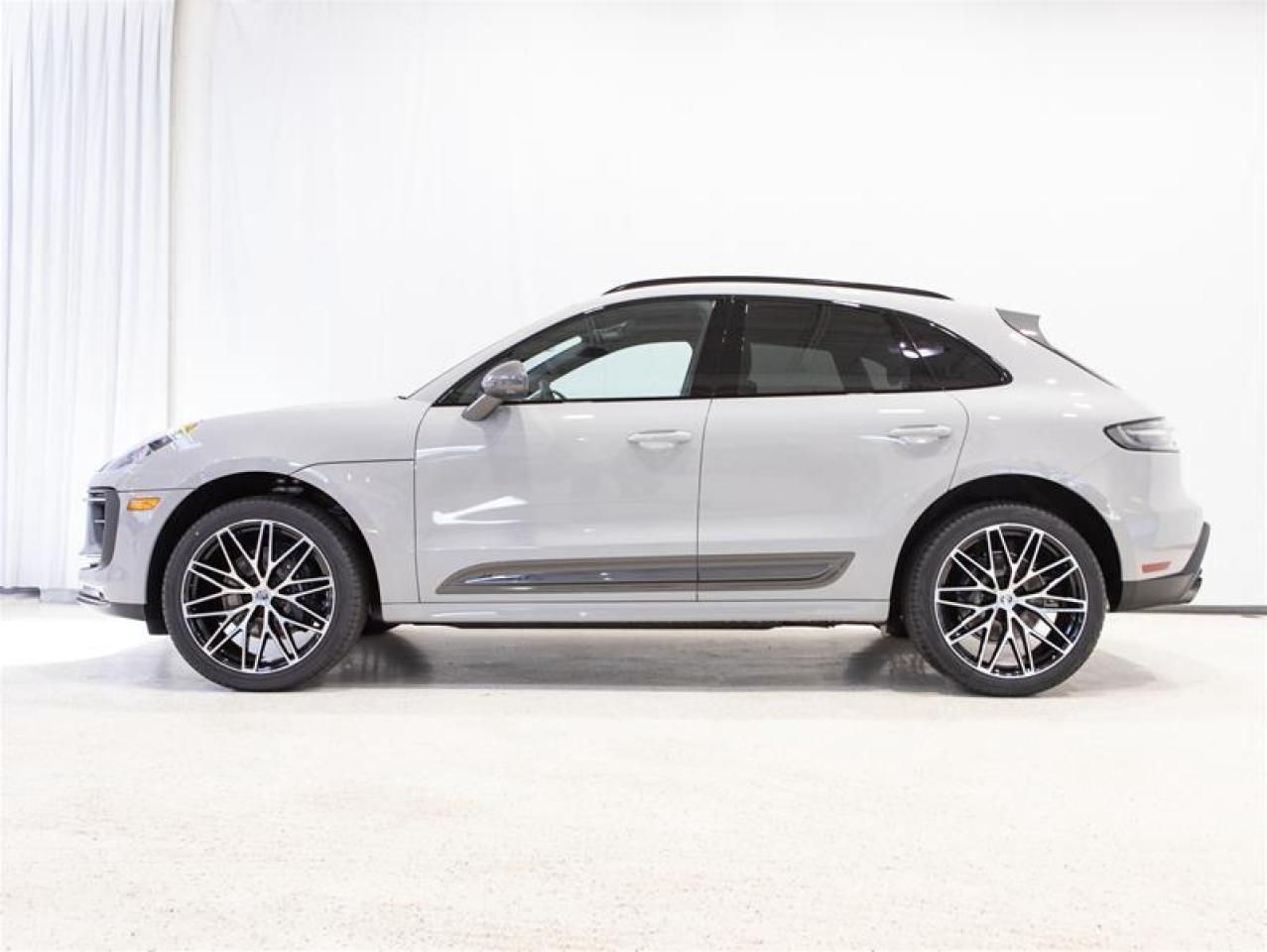 2026 Porsche Macan T AWD Photo