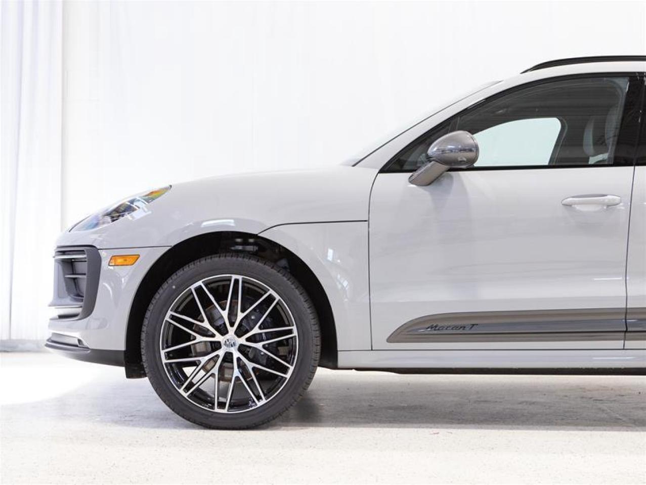 2026 Porsche Macan T AWD Photo