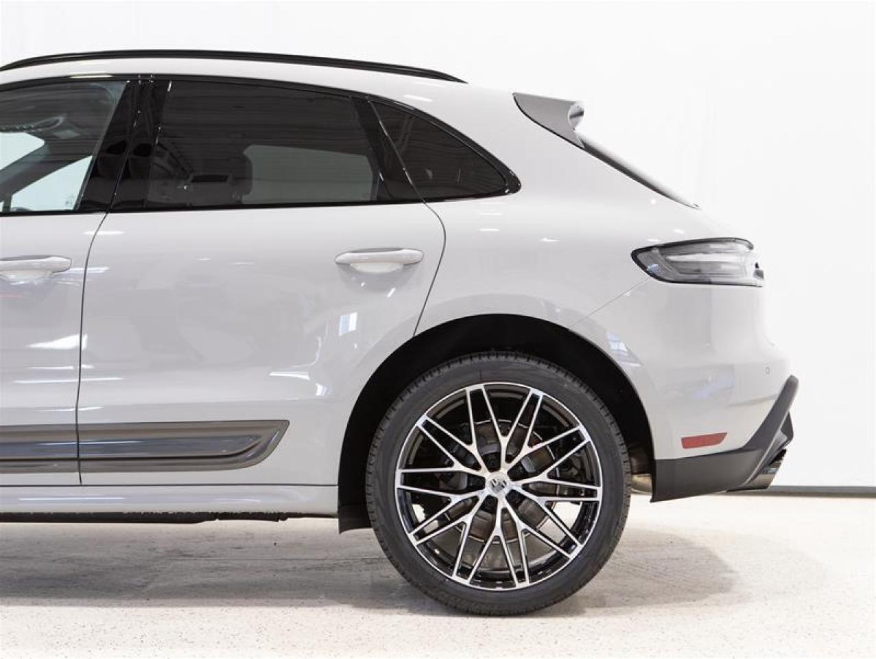 2026 Porsche Macan T AWD Photo