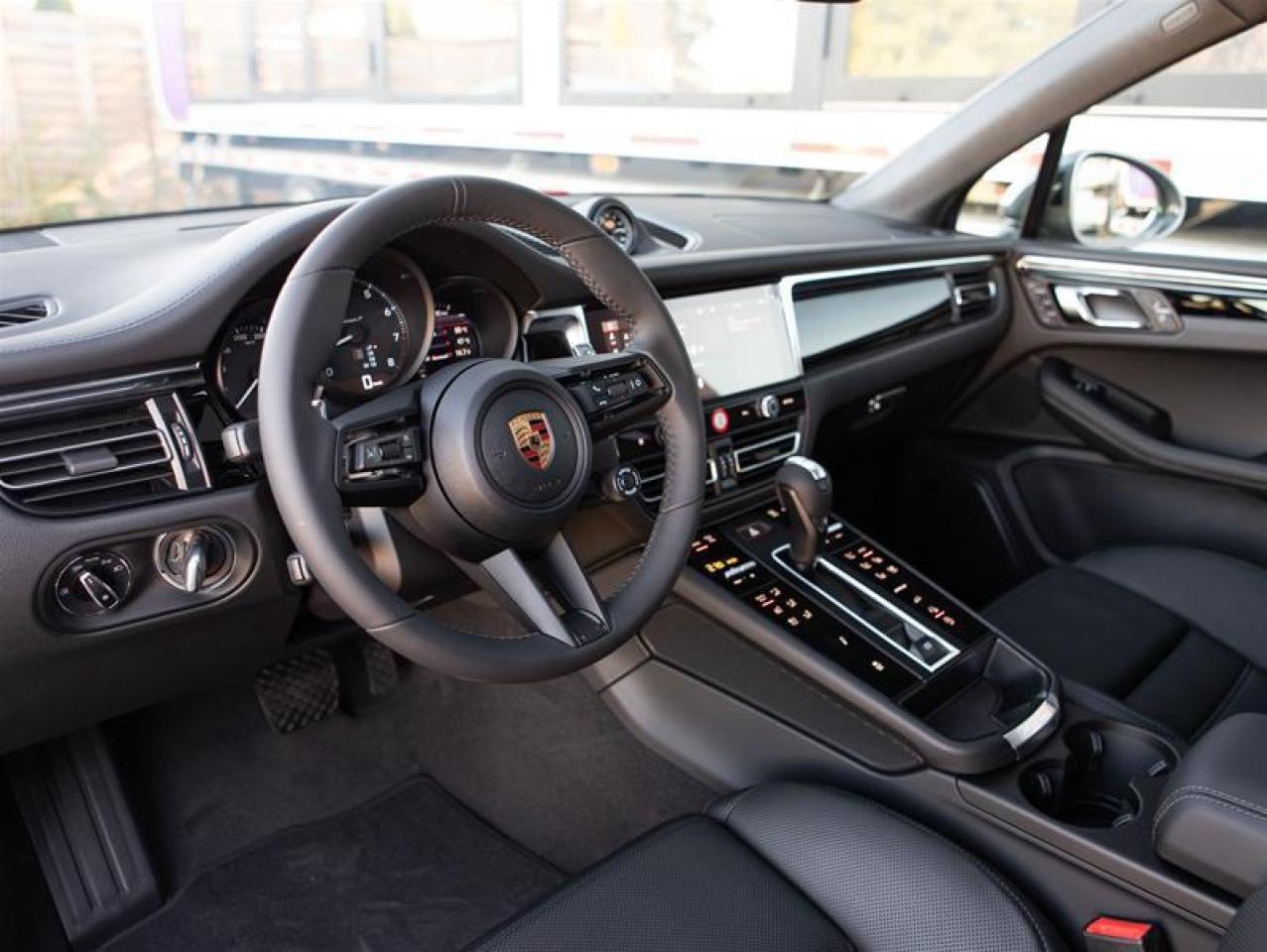 2026 Porsche Macan T AWD Photo