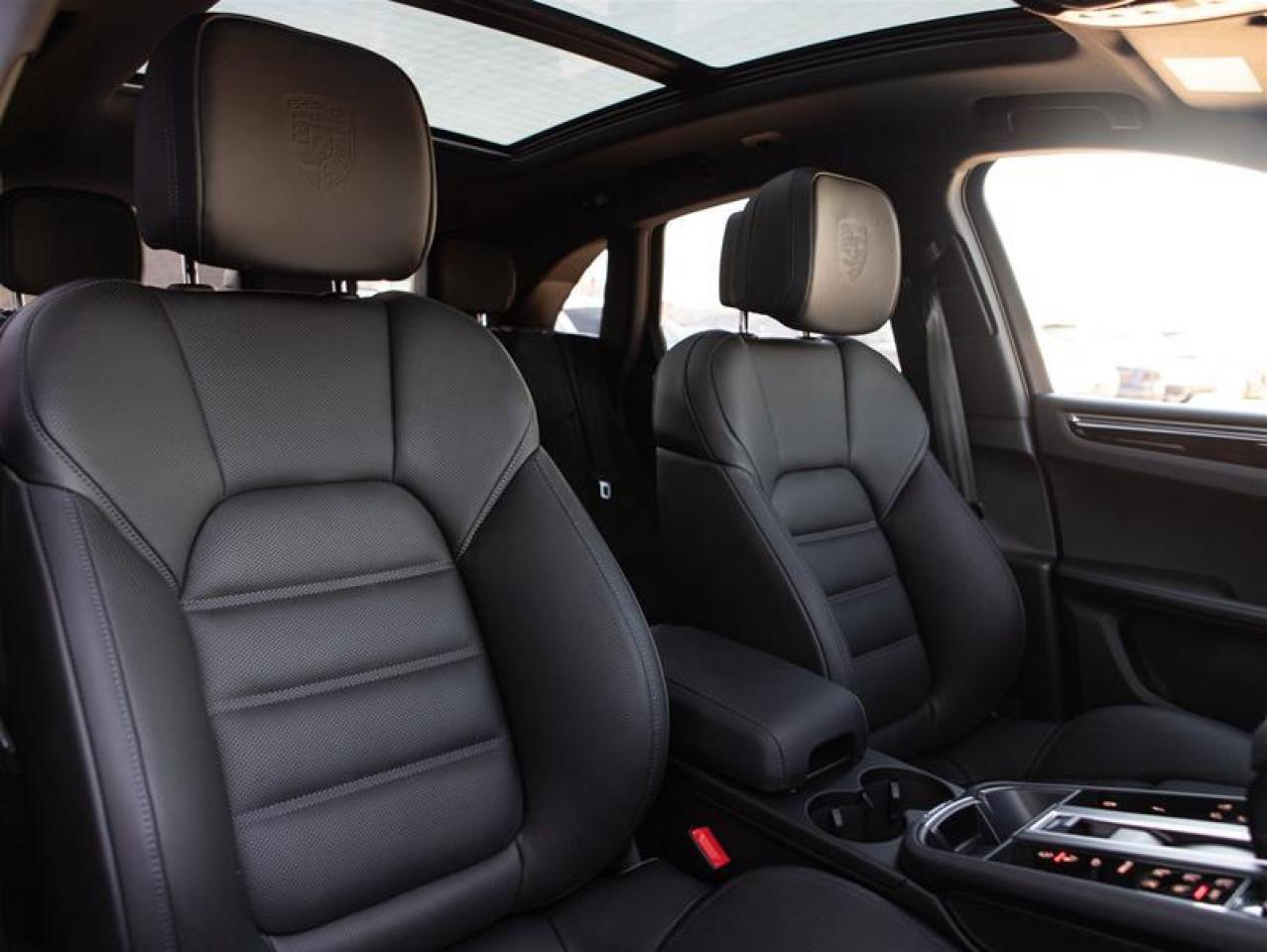 2026 Porsche Macan T AWD Photo