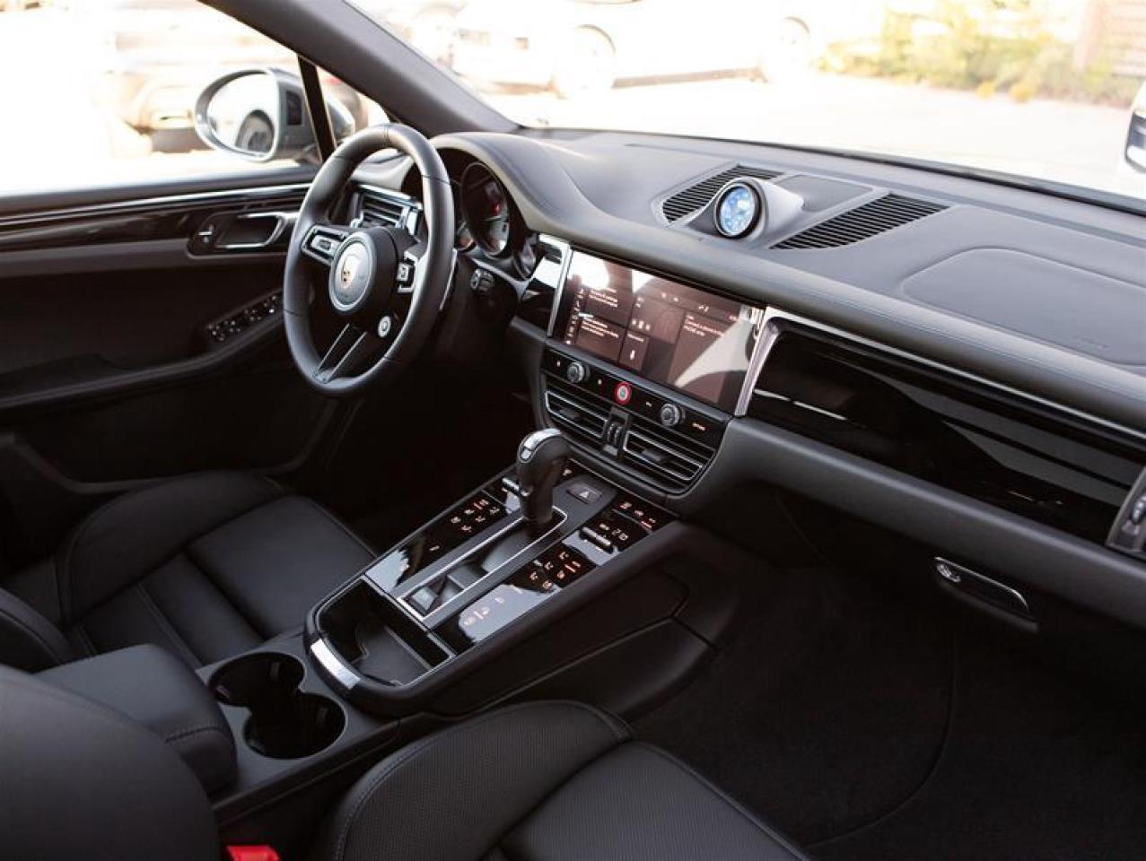 2026 Porsche Macan T AWD Photo