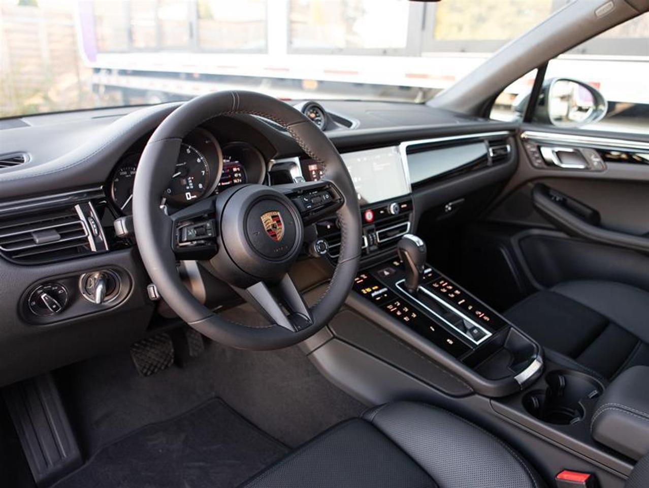 2026 Porsche Macan T AWD Photo