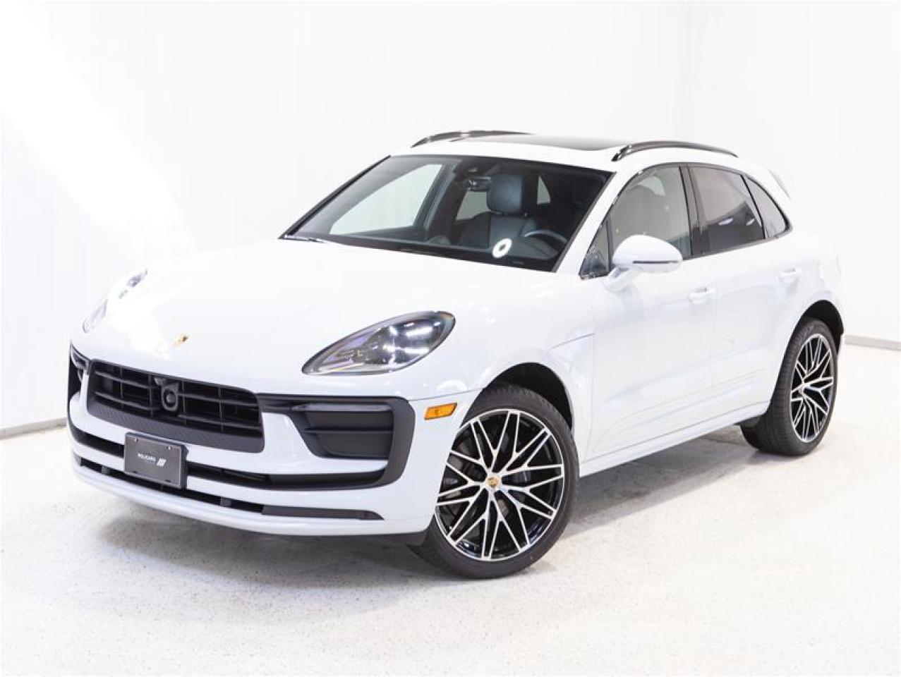 2024 Porsche Macan AWD Photo