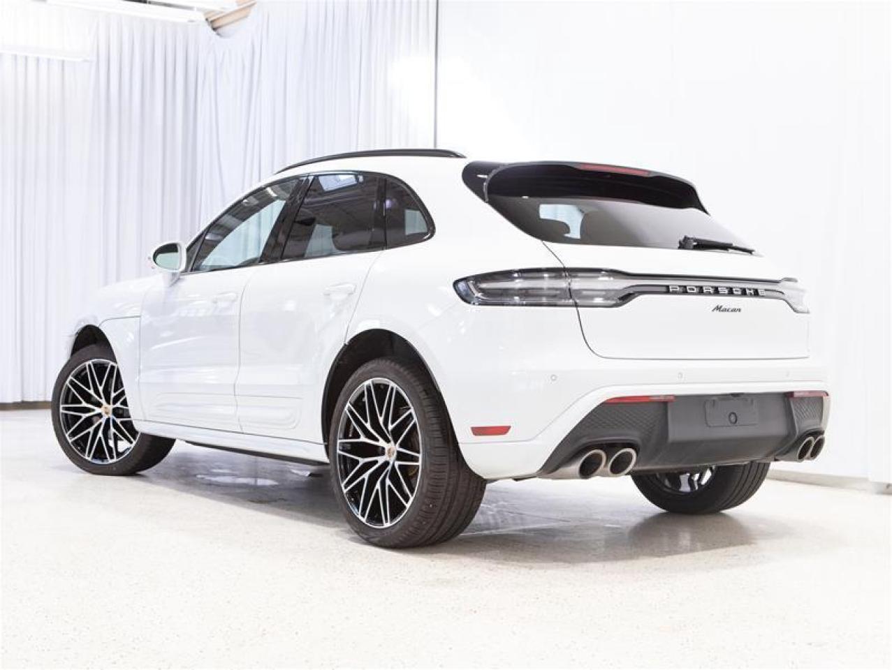 2024 Porsche Macan AWD Photo