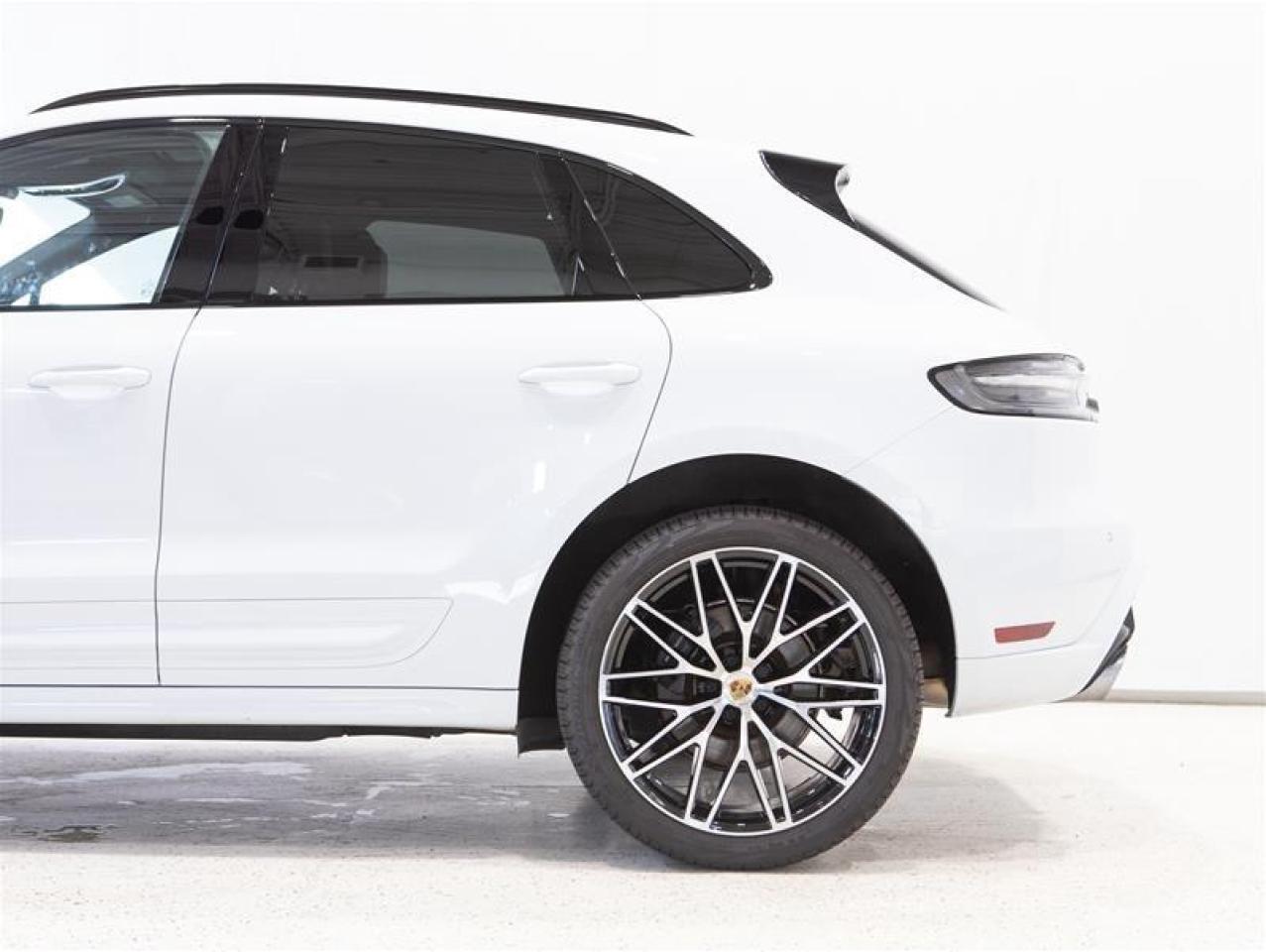 2024 Porsche Macan AWD Photo