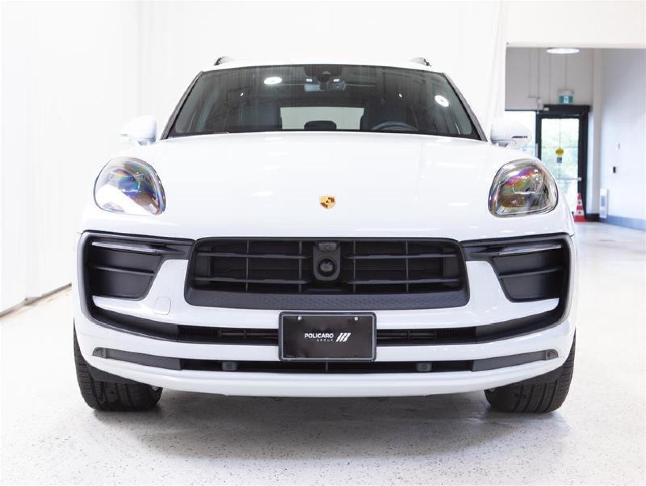 2024 Porsche Macan AWD Photo