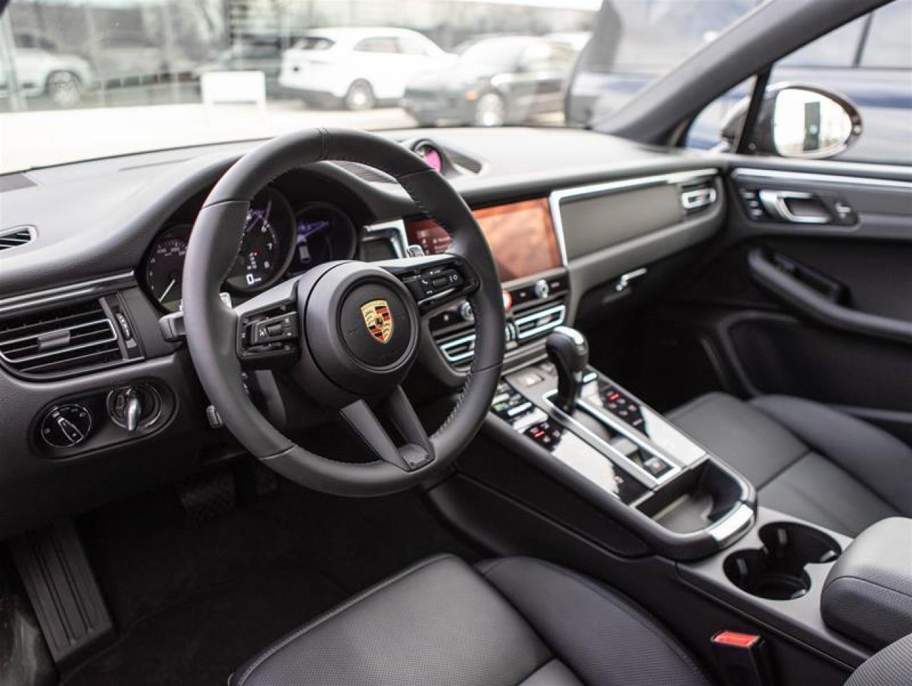 2024 Porsche Macan AWD Photo