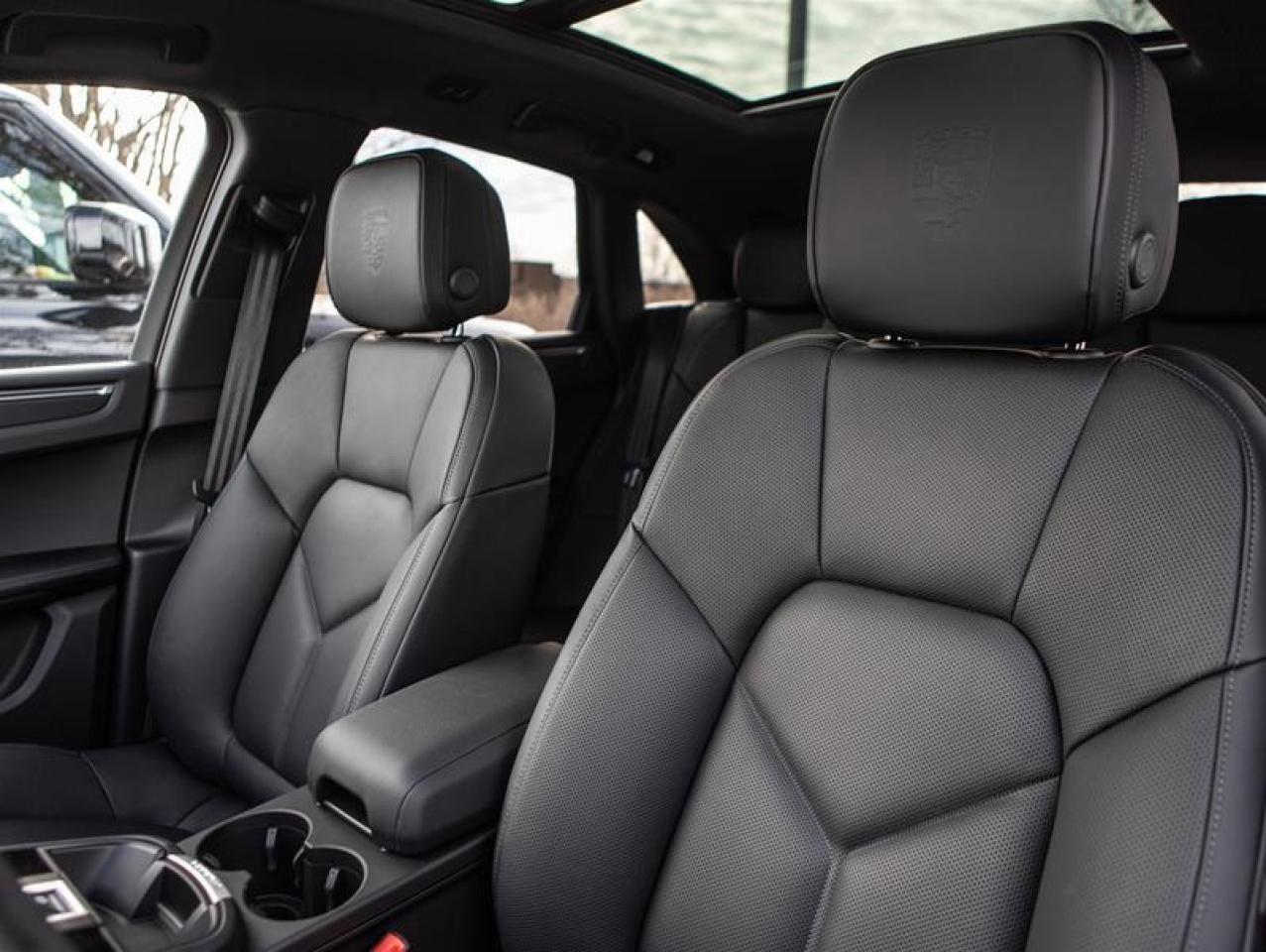 2024 Porsche Macan AWD Photo