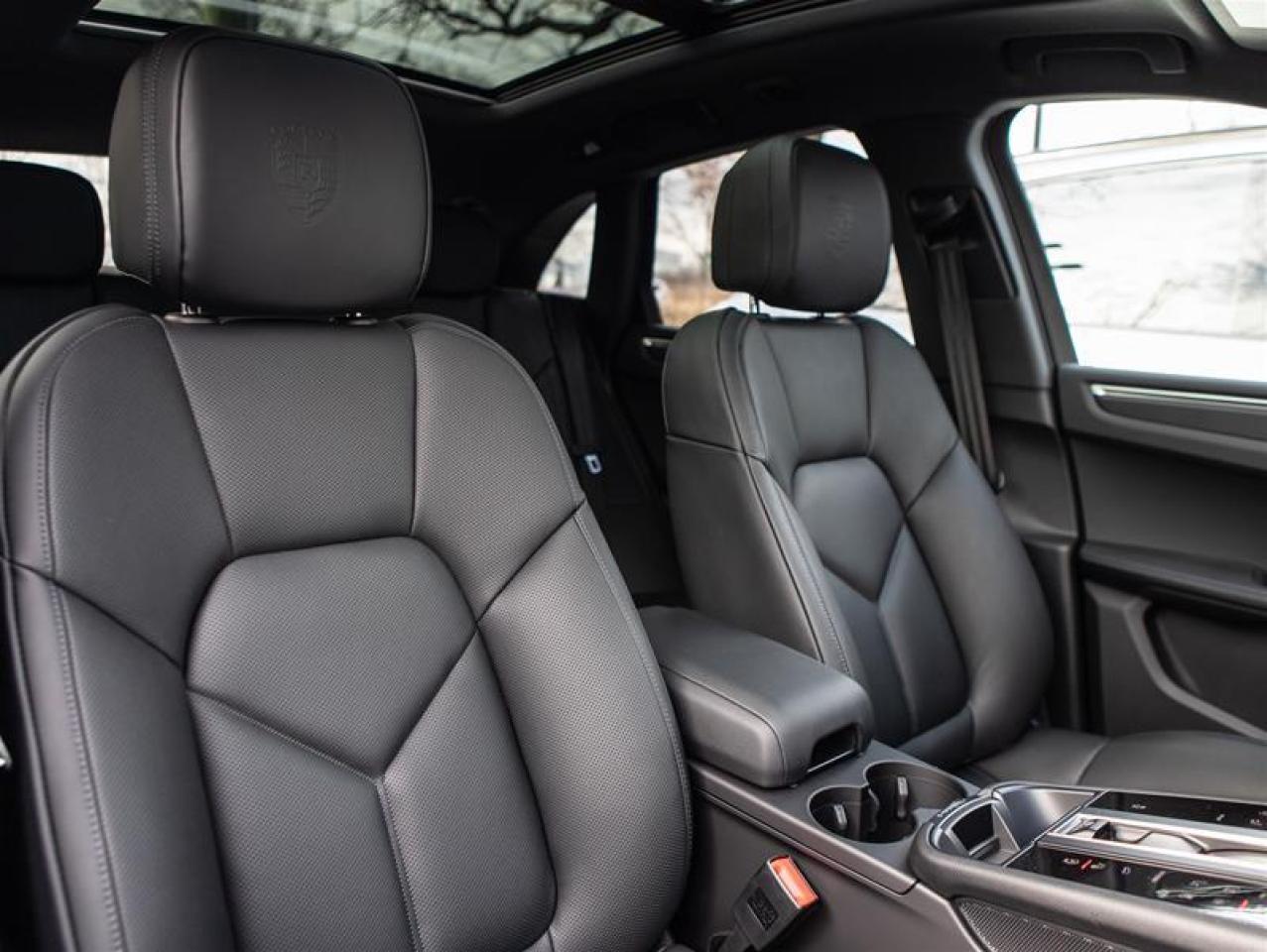 2024 Porsche Macan AWD Photo