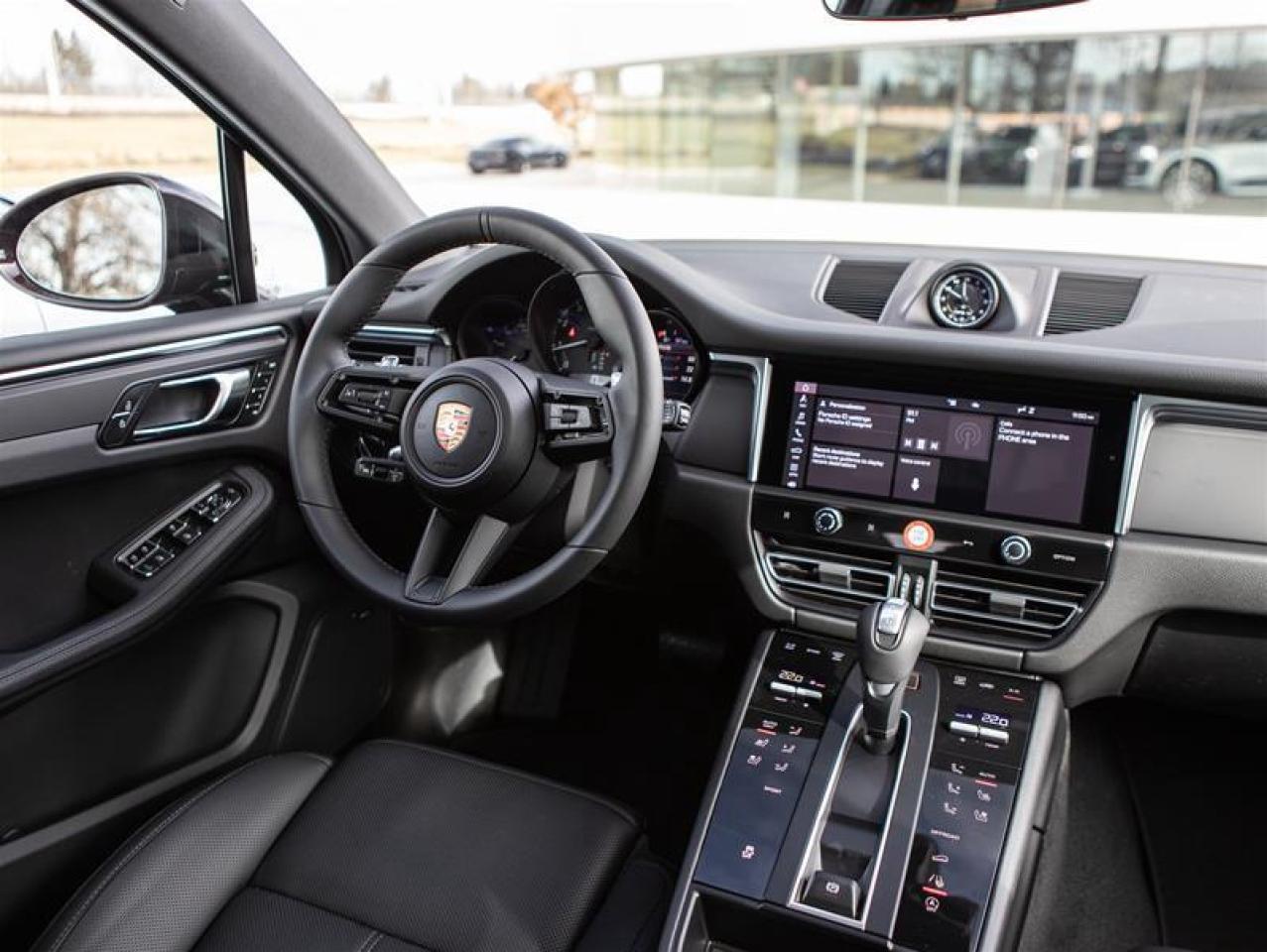 2024 Porsche Macan AWD Photo