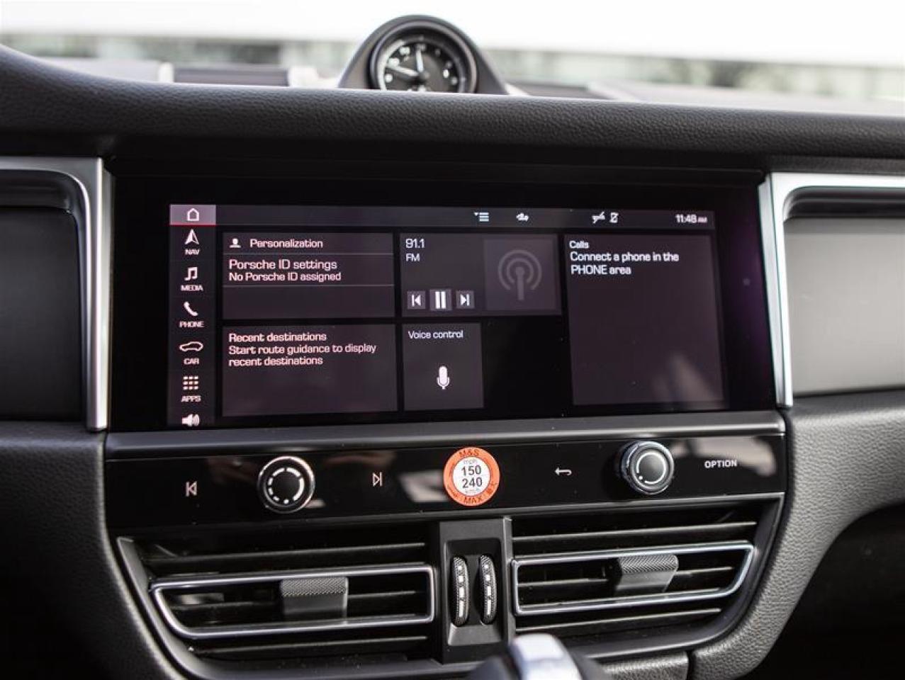 2024 Porsche Macan AWD Photo