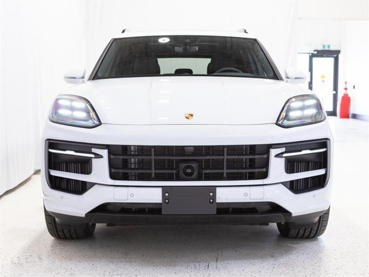 2024 Porsche Cayenne e-Hybrid AWD Photo