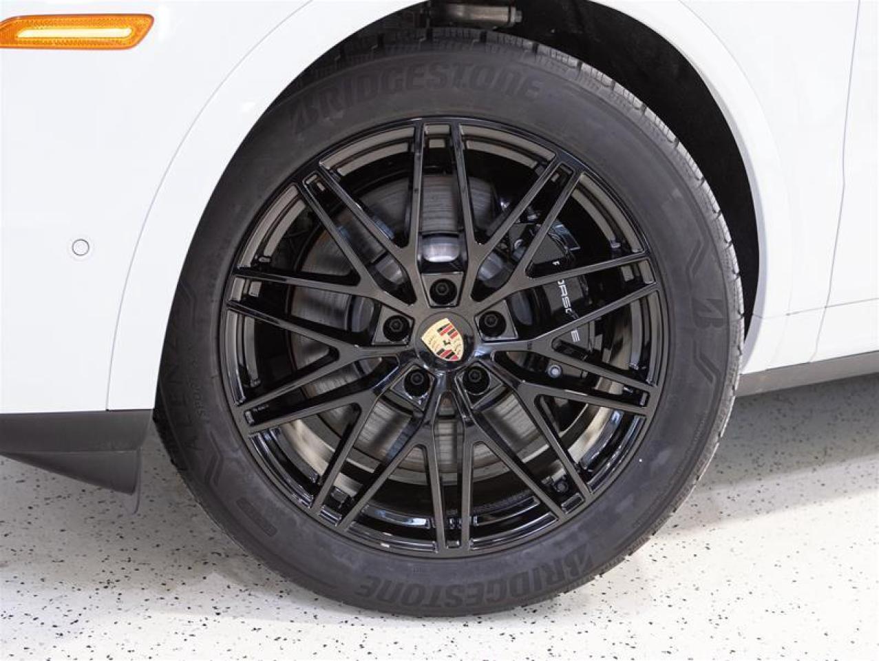 2024 Porsche Cayenne e-Hybrid AWD Photo