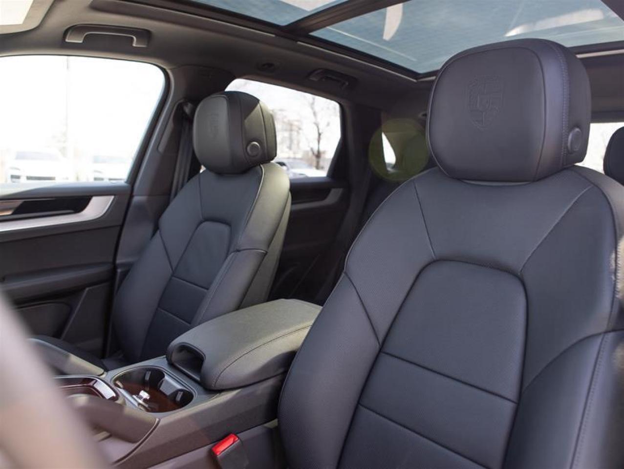 2024 Porsche Cayenne e-Hybrid AWD Photo