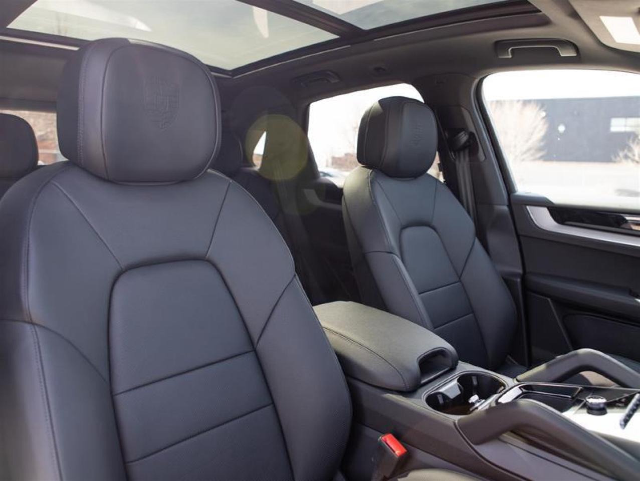 2024 Porsche Cayenne e-Hybrid AWD Photo