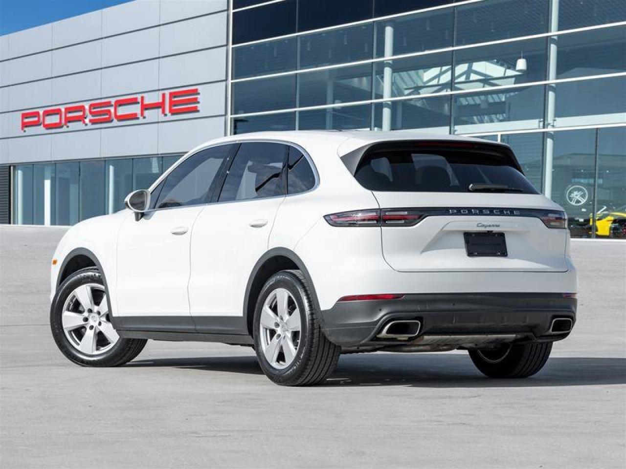 2023 Porsche Cayenne AWD Premium Pkg Soft Close Doors Heated Windshield Photo3