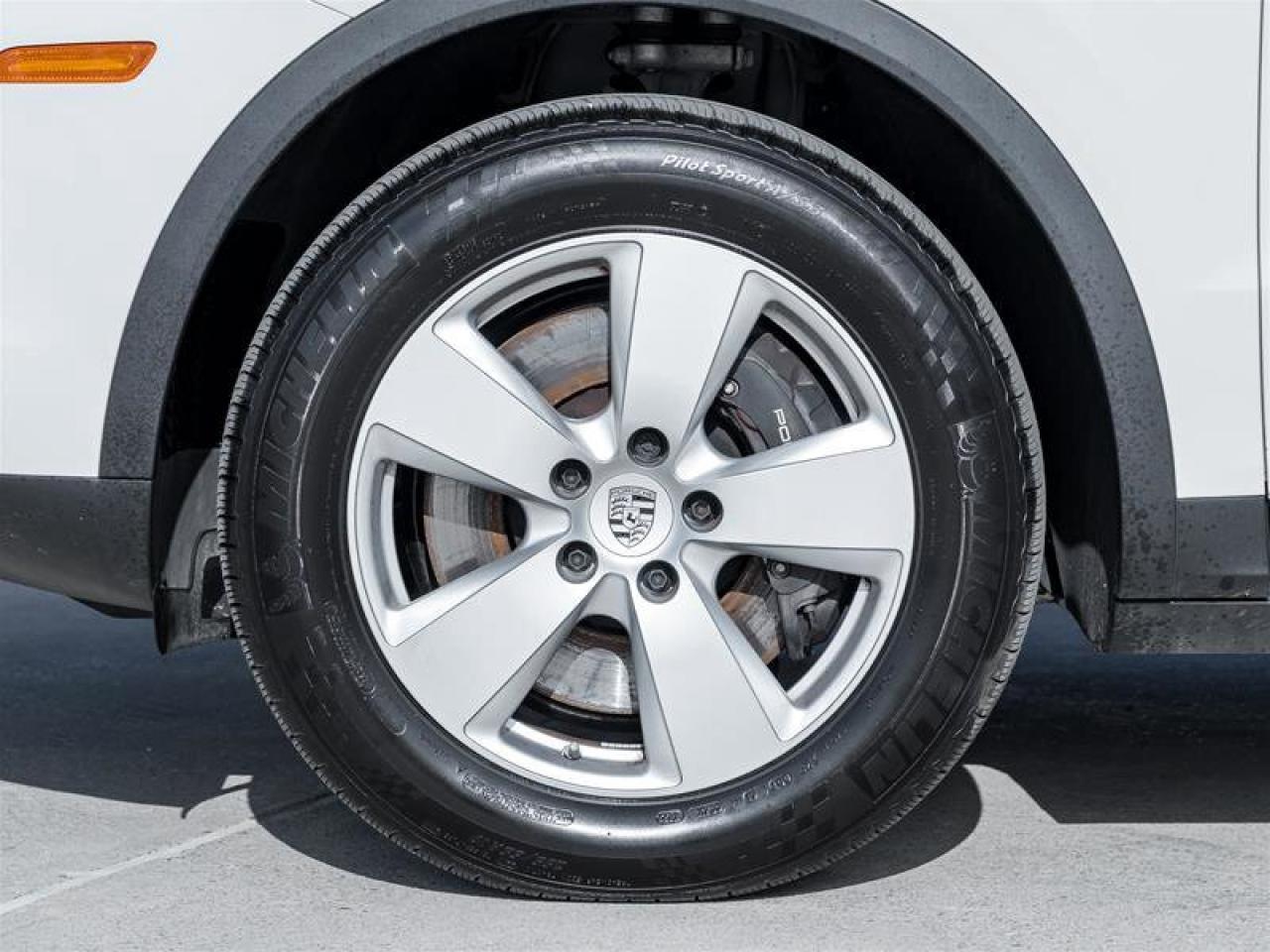 2023 Porsche Cayenne AWD Premium Pkg Soft Close Doors Heated Windshield Photo