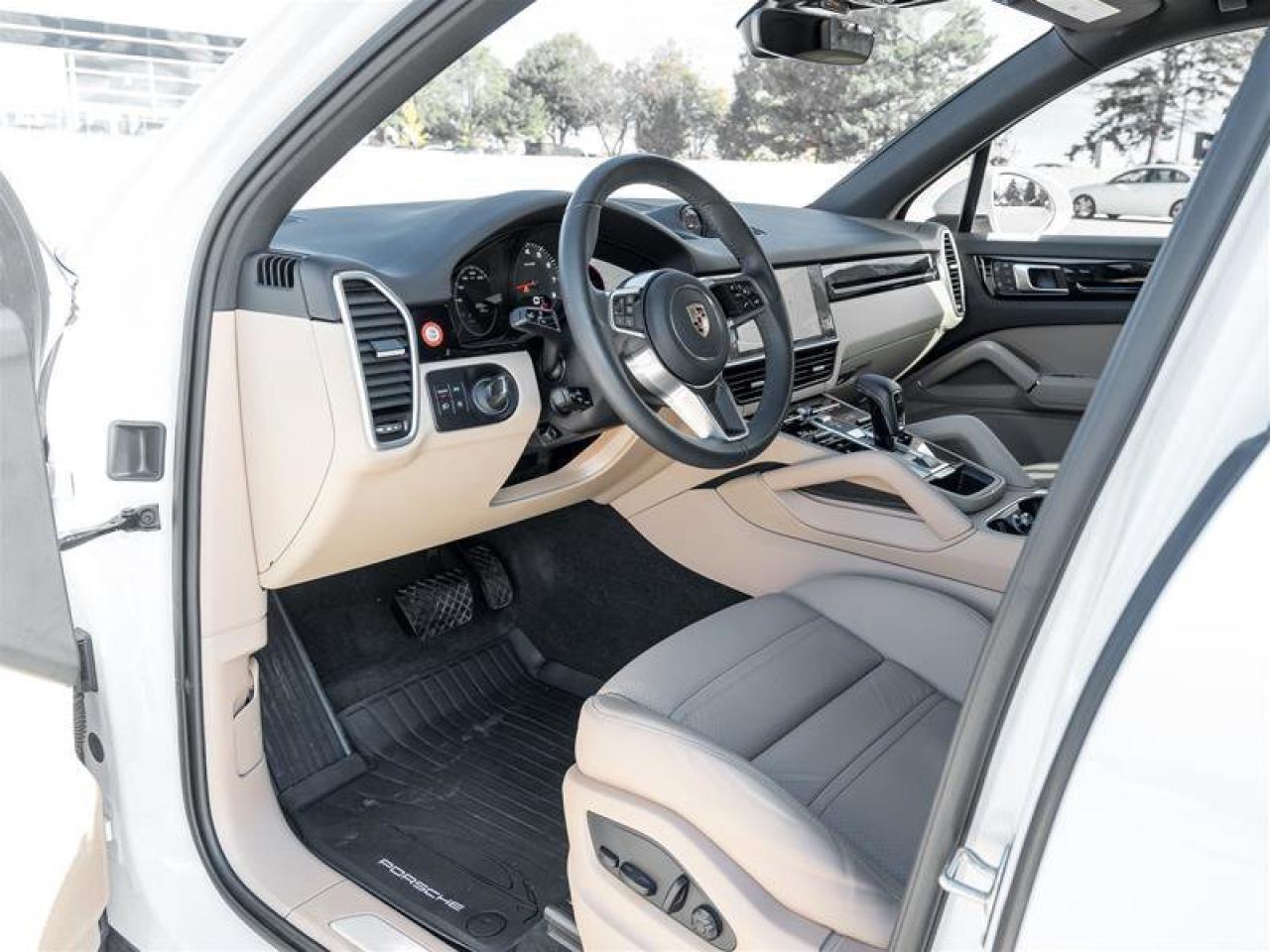 2023 Porsche Cayenne AWD Premium Pkg Soft Close Doors Heated Windshield Photo