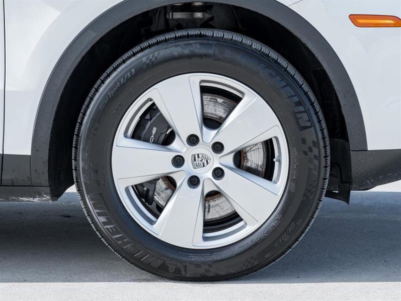 2023 Porsche Cayenne AWD Premium Pkg Soft Close Doors Heated Windshield Photo