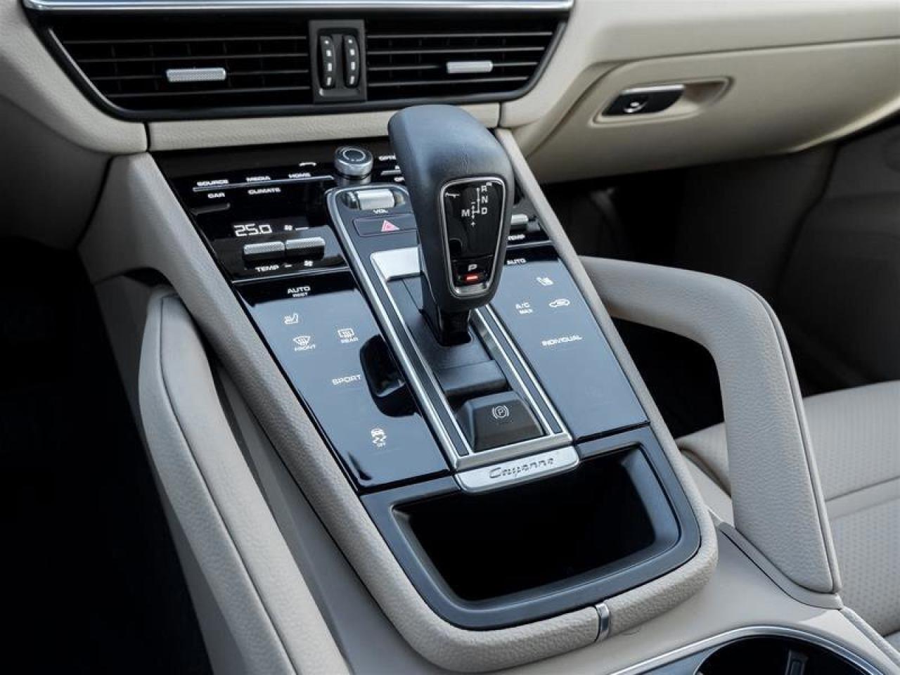 2023 Porsche Cayenne AWD Premium Pkg Soft Close Doors Heated Windshield Photo