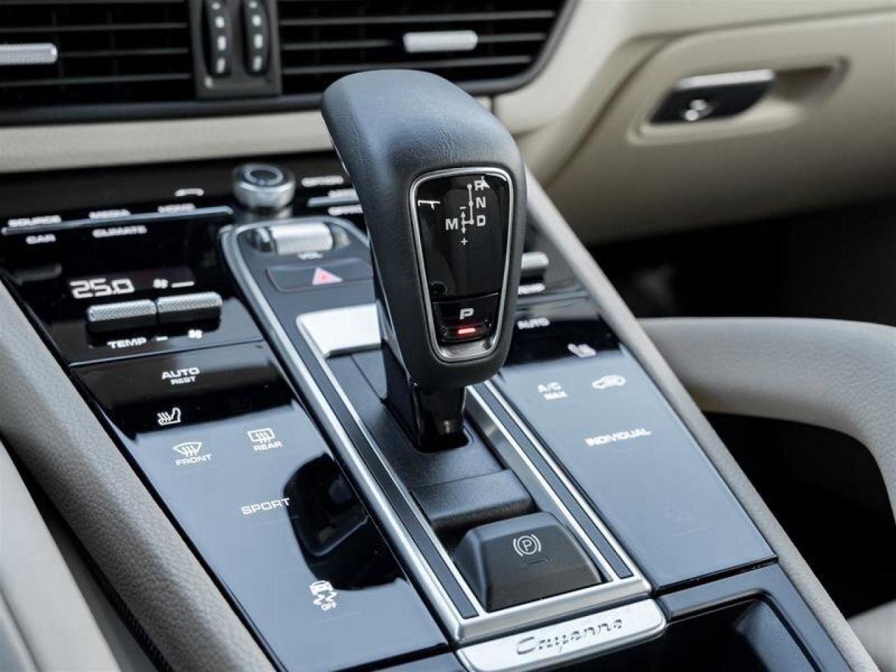 2023 Porsche Cayenne AWD Premium Pkg Soft Close Doors Heated Windshield Photo