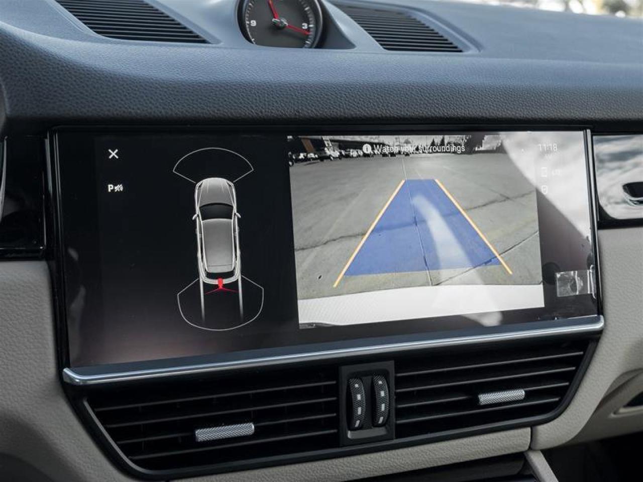 2023 Porsche Cayenne AWD Premium Pkg Soft Close Doors Heated Windshield Photo