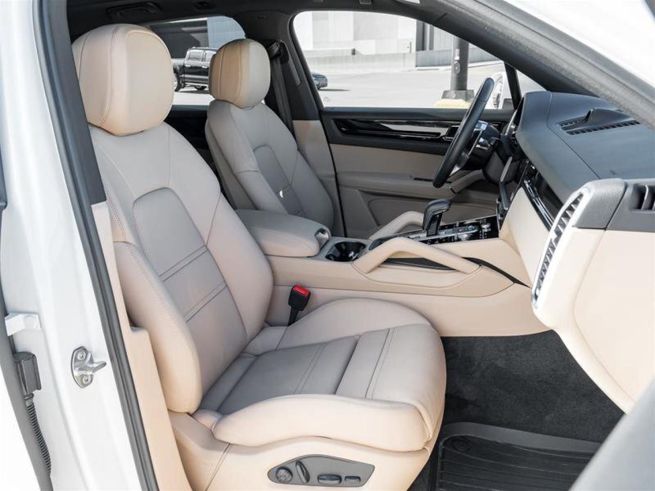 2023 Porsche Cayenne AWD Premium Pkg Soft Close Doors Heated Windshield Photo