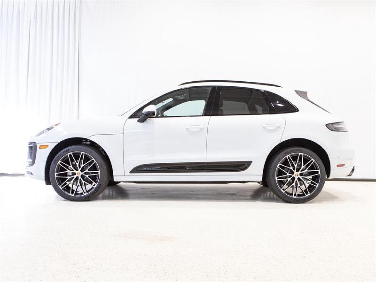 2025 Porsche Macan T AWD Photo3