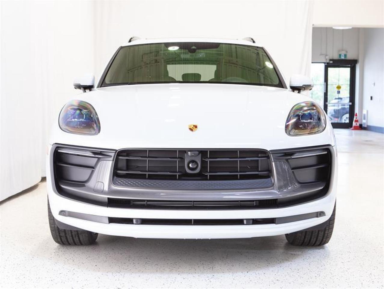 2025 Porsche Macan T AWD Photo