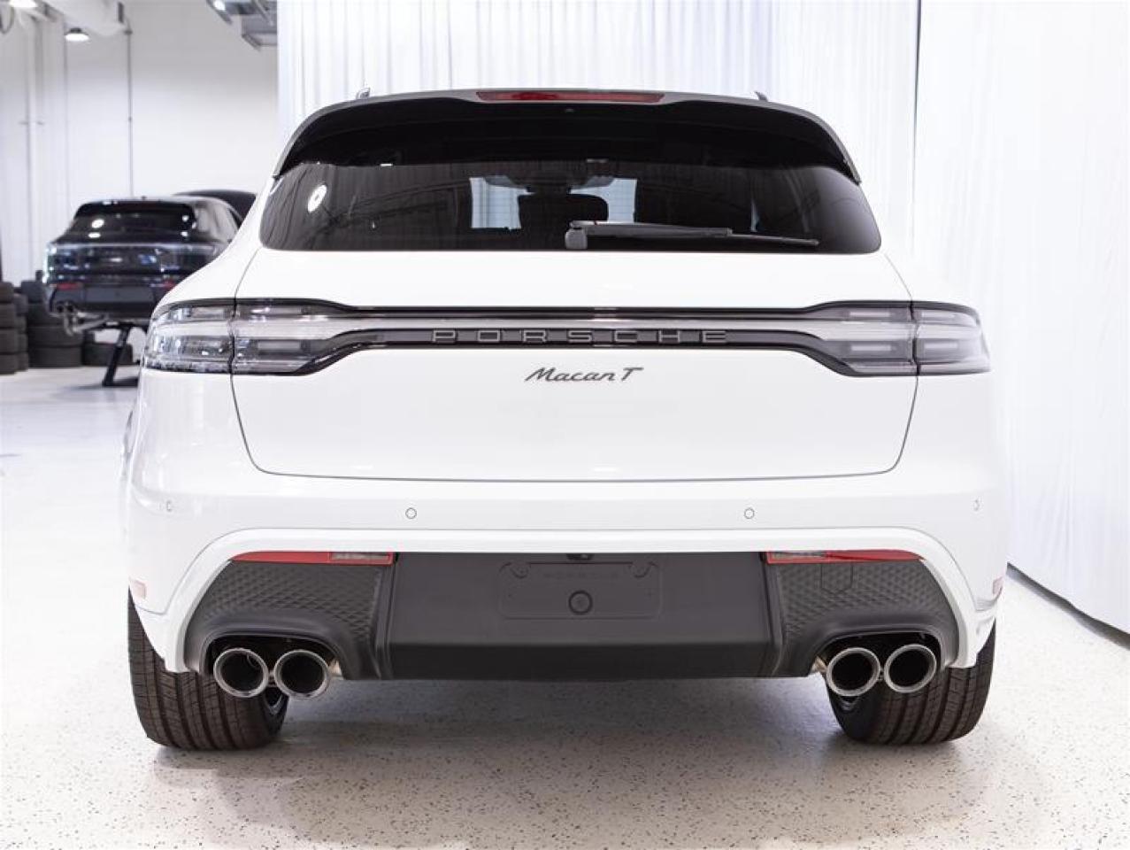 2025 Porsche Macan T AWD Photo