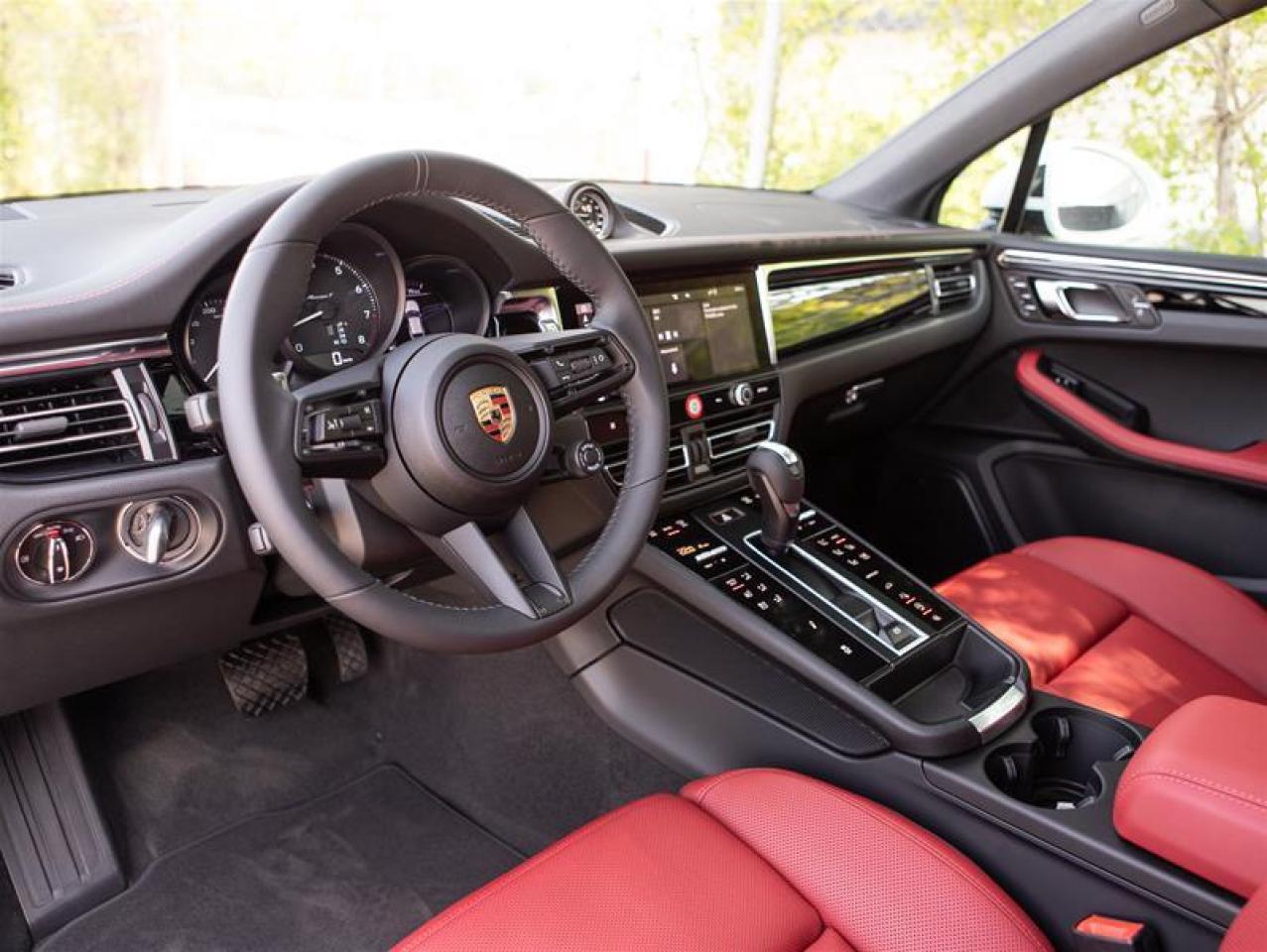 2025 Porsche Macan T AWD Photo