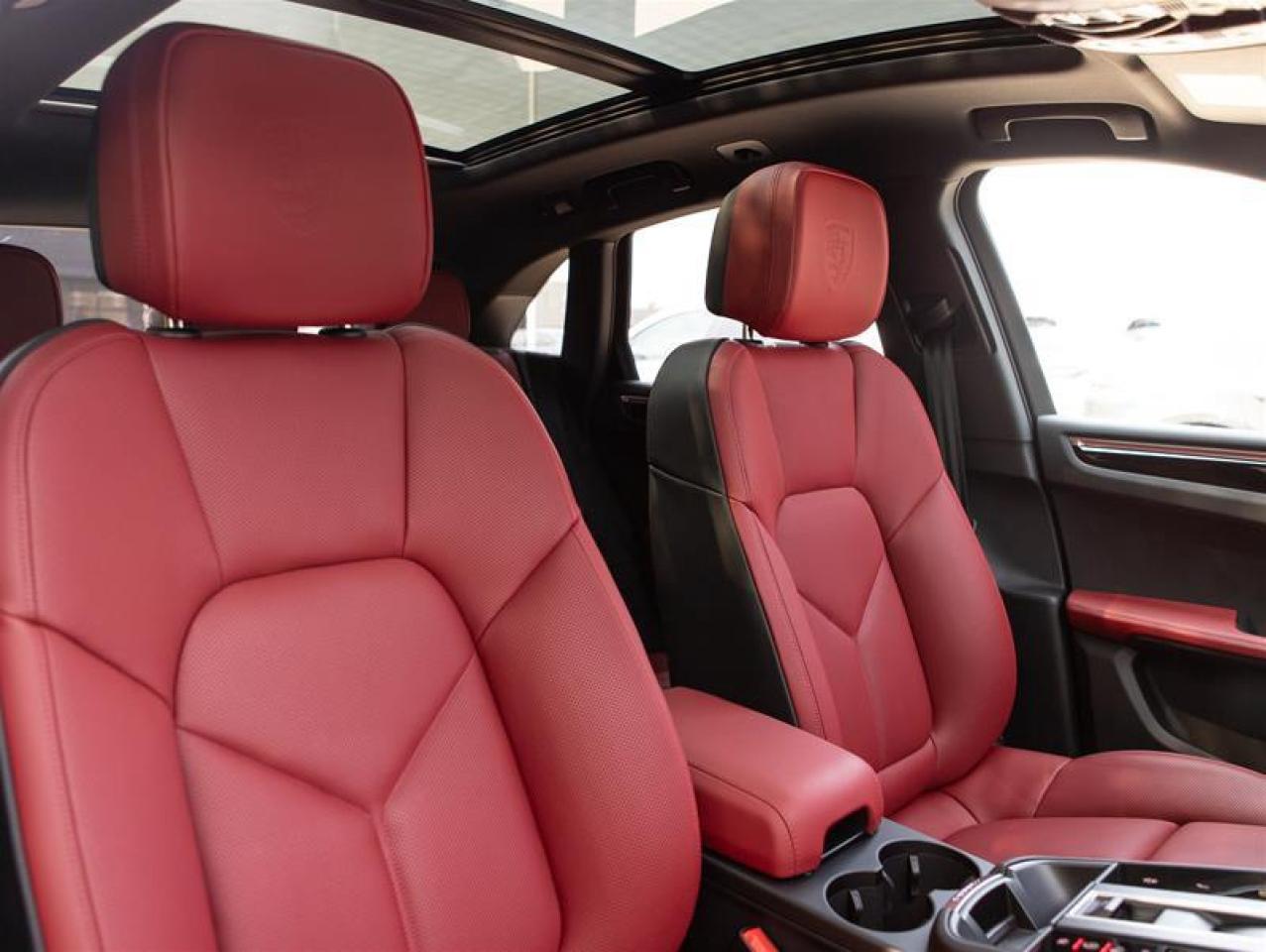 2025 Porsche Macan T AWD Photo