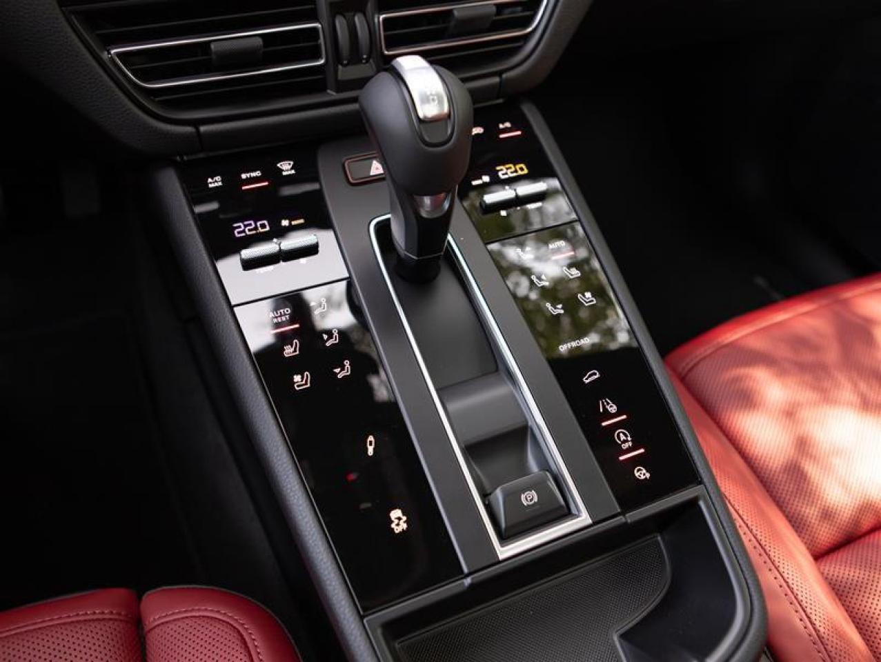 2025 Porsche Macan T AWD Photo