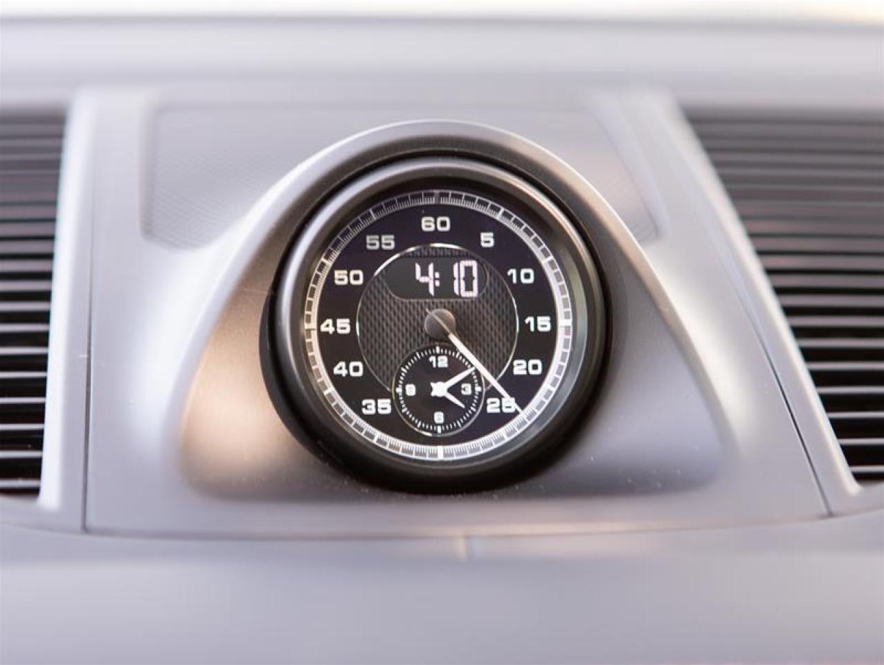 2025 Porsche Macan T AWD Photo