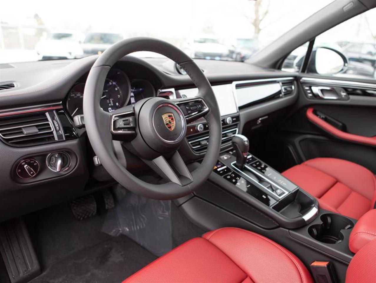 2025 Porsche Macan AWD Photo