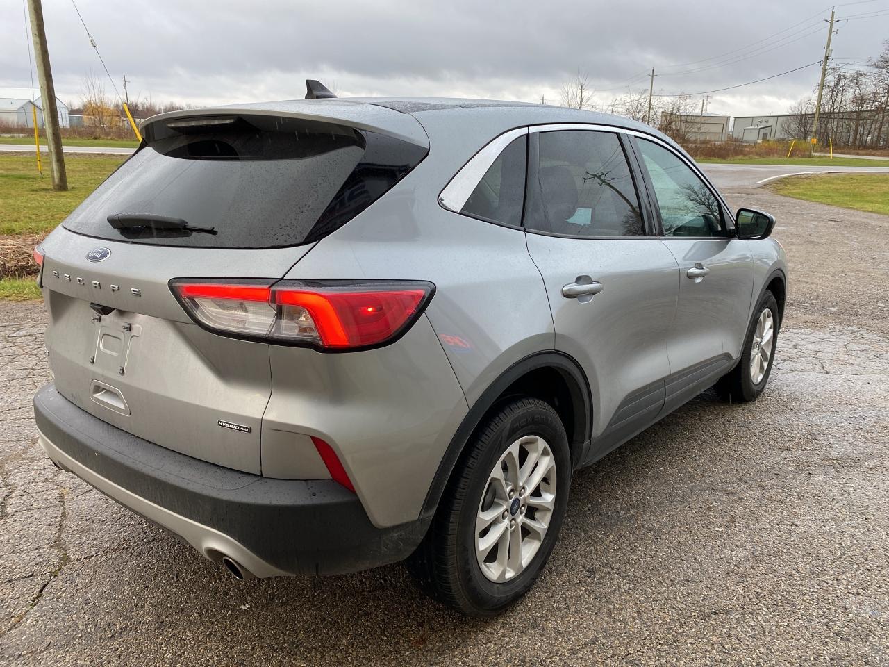 2021 Ford Escape Hybrid, AWD Photo3