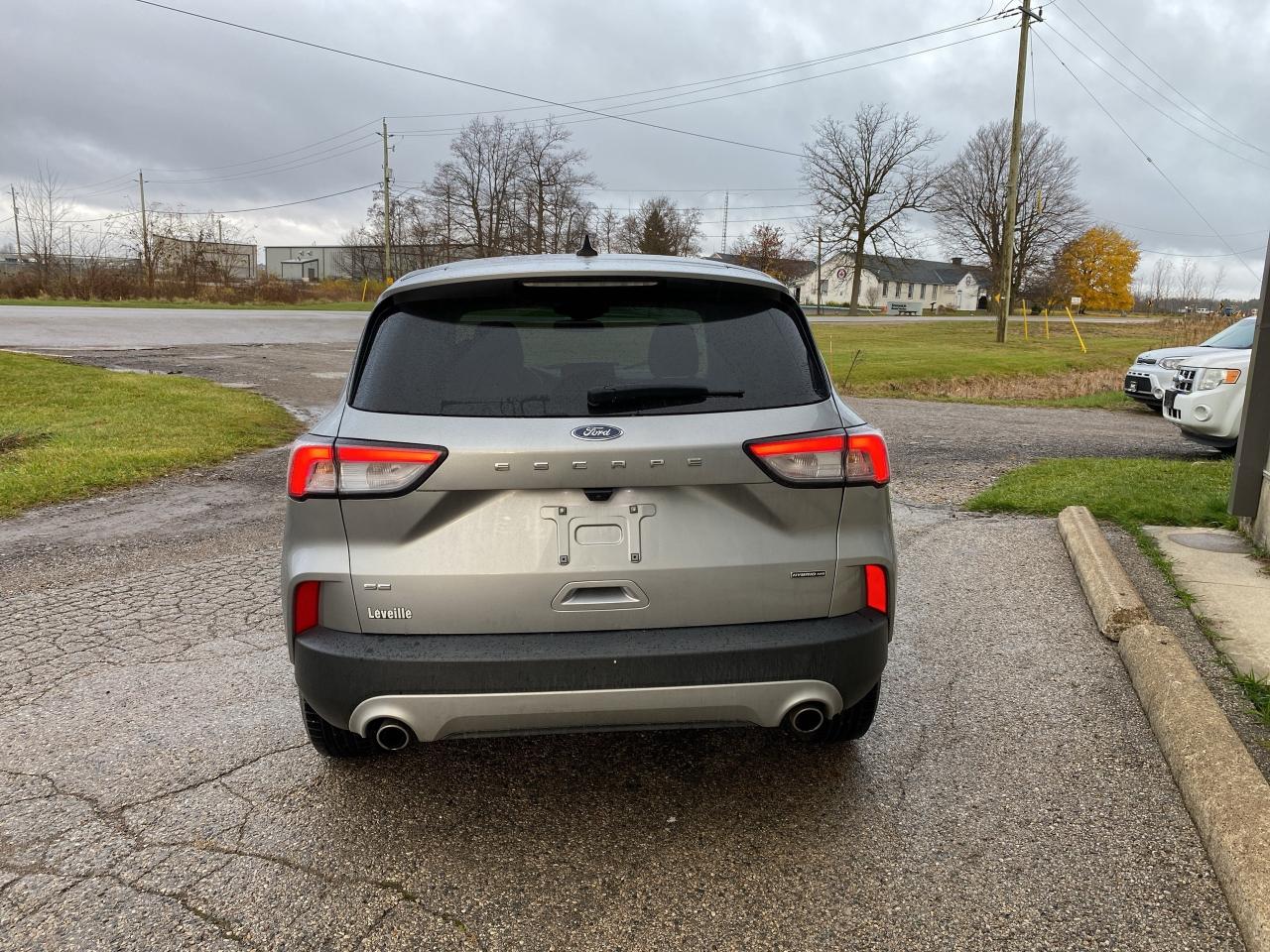 2021 Ford Escape Hybrid, AWD Photo4