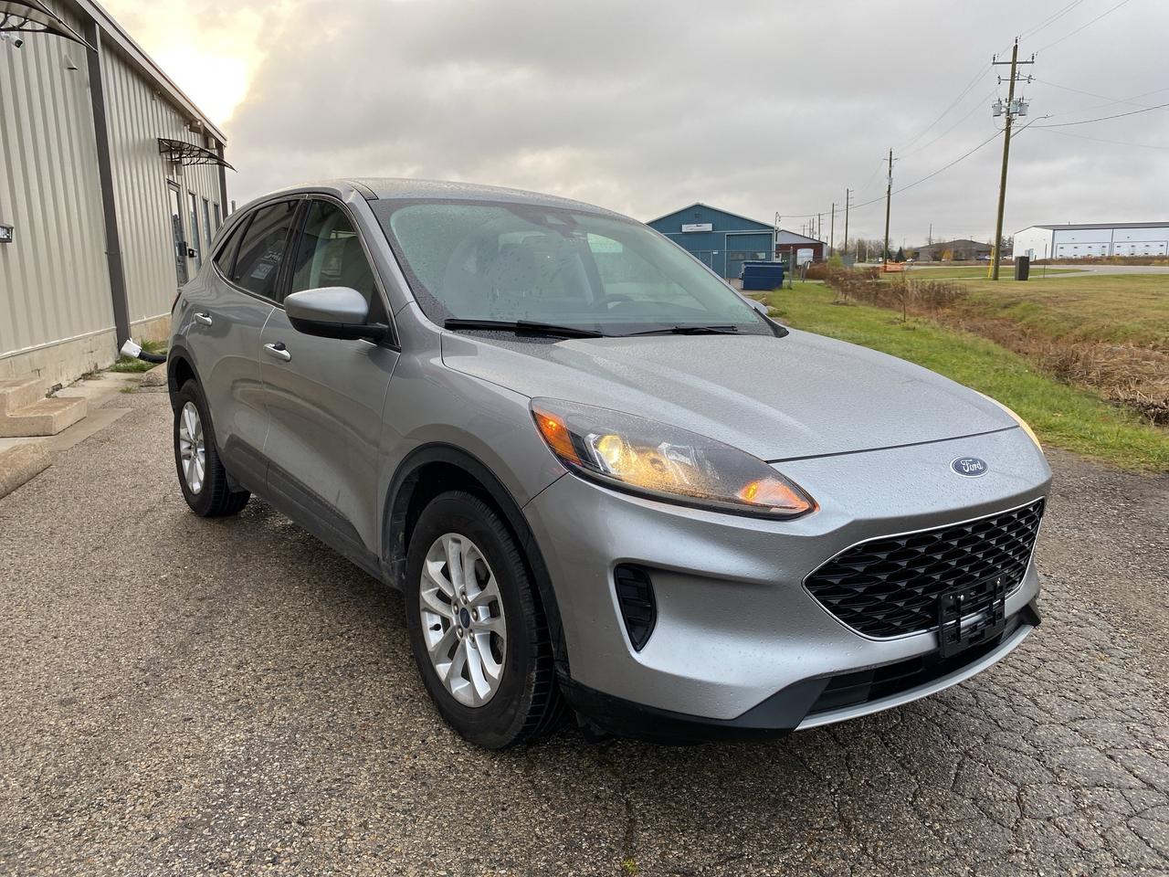 2021 Ford Escape Hybrid, AWD Photo2