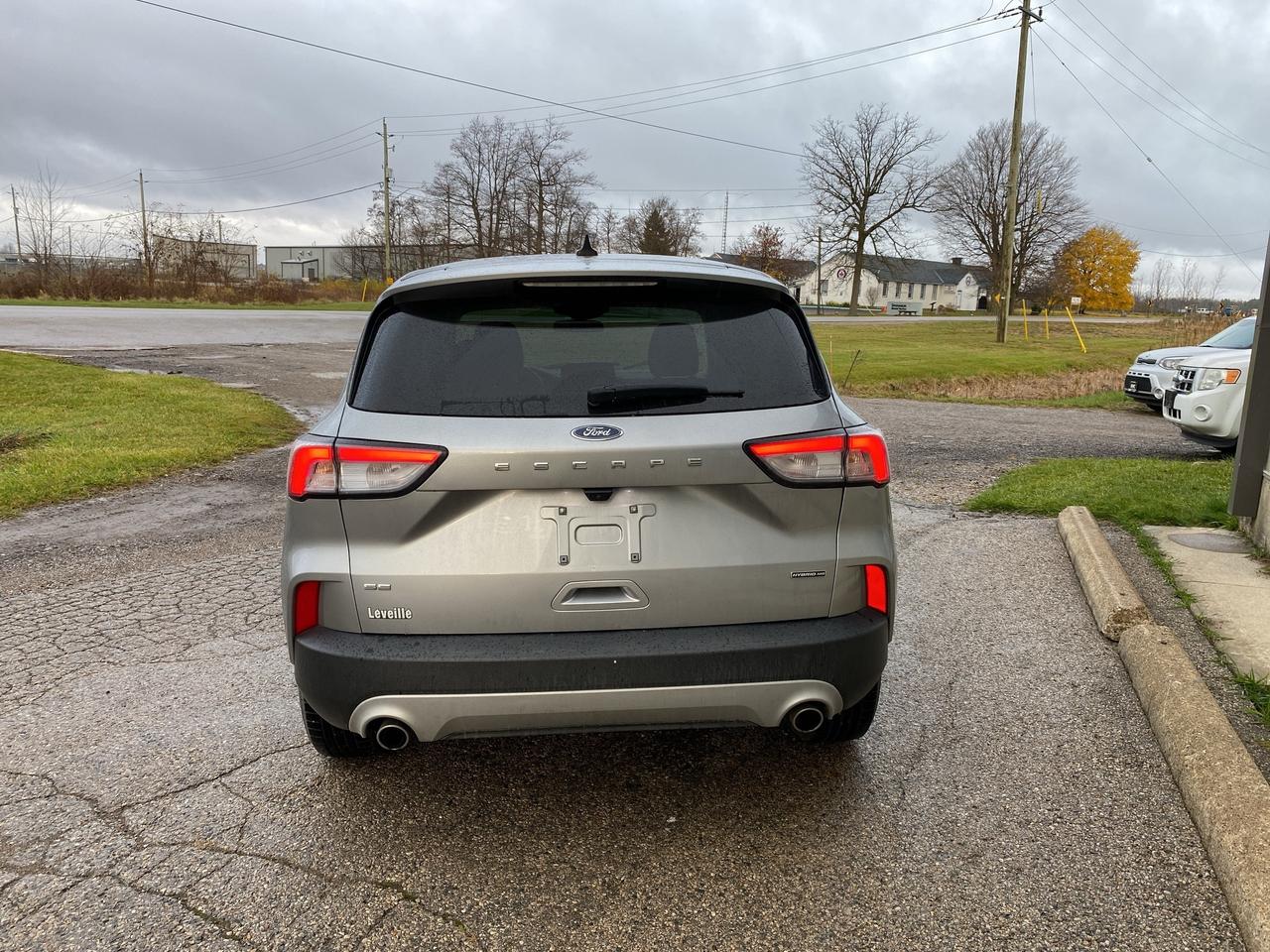 2021 Ford Escape Hybrid, AWD Photo4