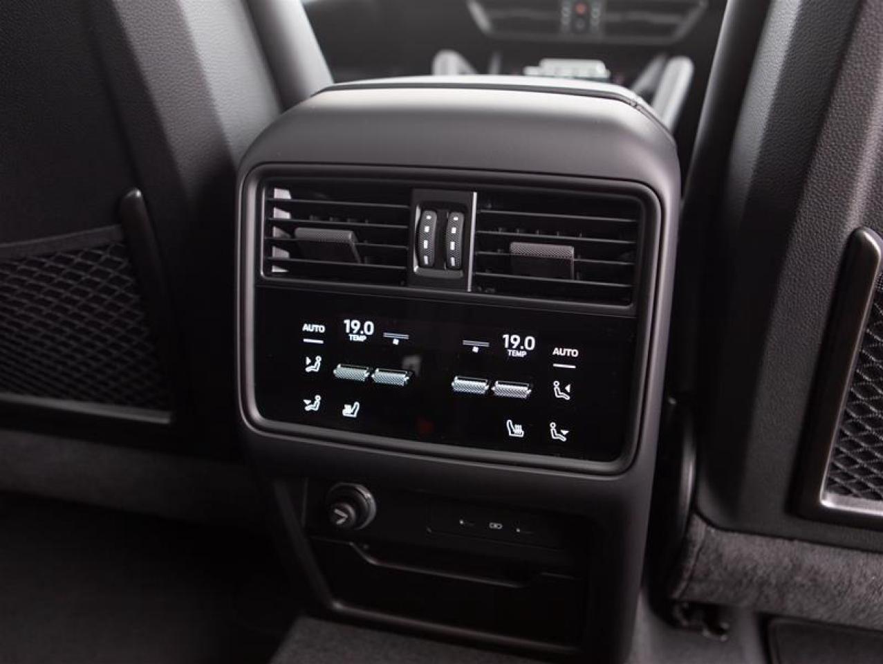 2025 Porsche Cayenne GTS Coupe AWD Photo