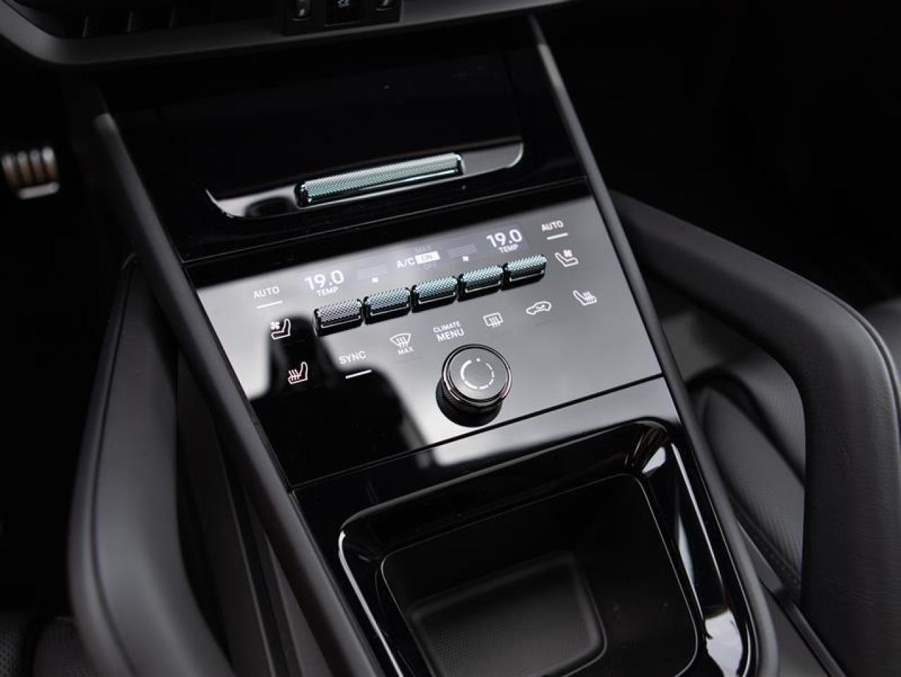 2025 Porsche Cayenne GTS Coupe AWD Photo